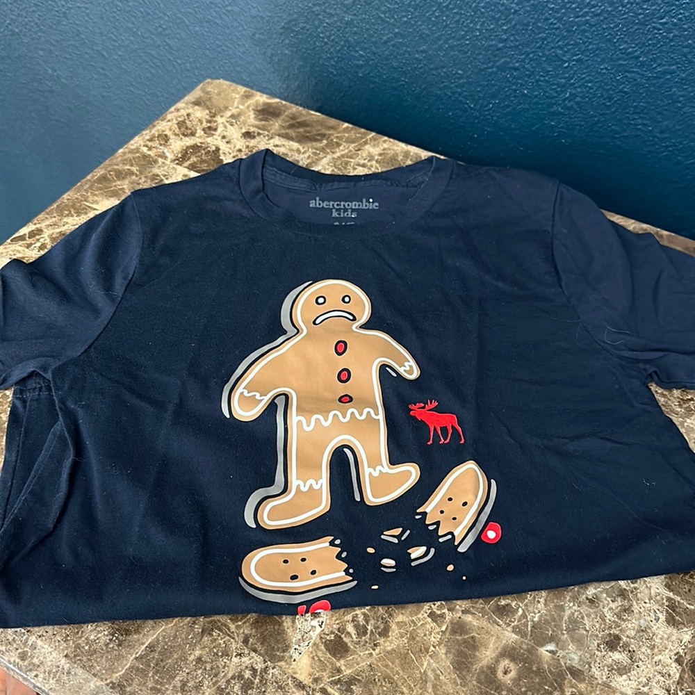 Abercrombie kids holiday T-shirt